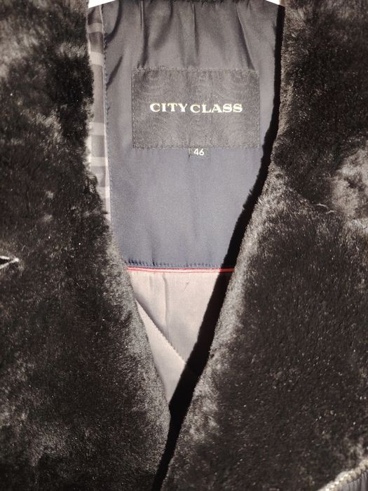 Продам зимнюю куртку.