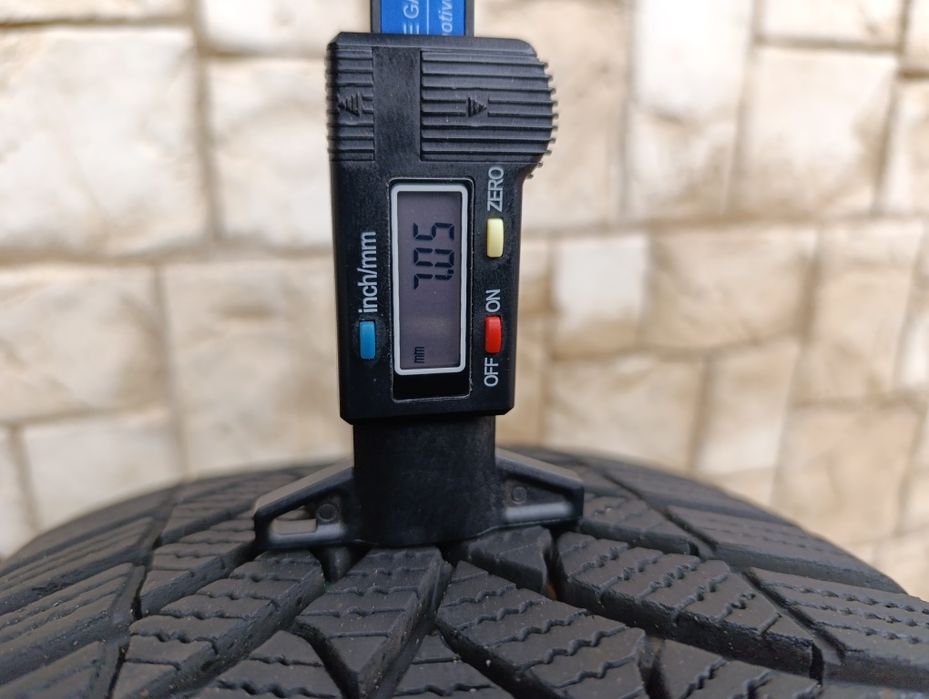 Зимни гуми 215/55/17 Bridgestone, Semperit