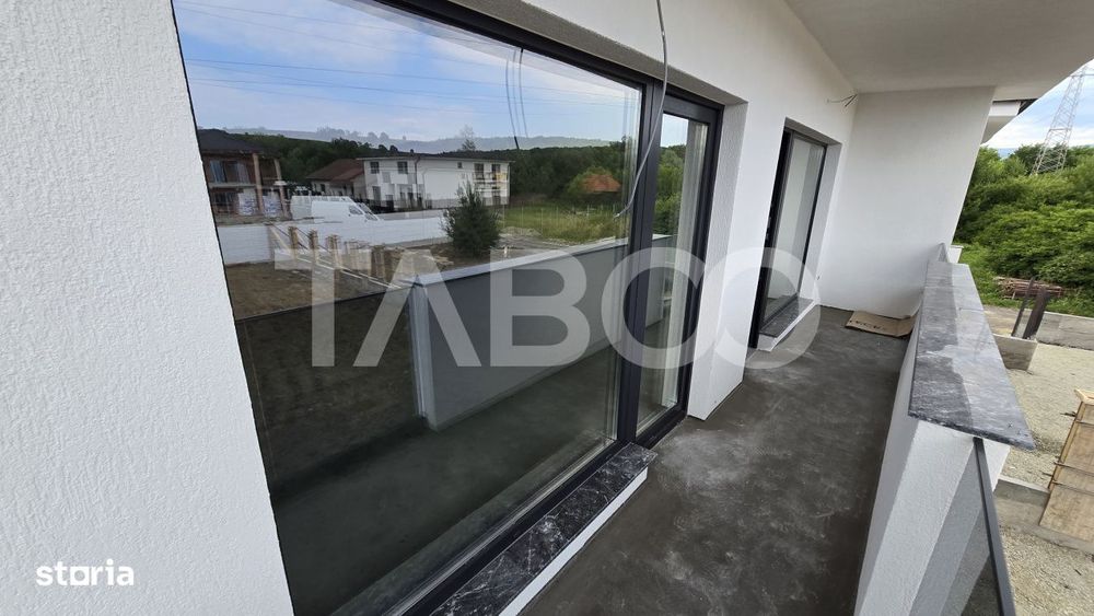 Duplex de vanzare 450mp teren liber 4 camere 2 bai 2 parcari Selimbar