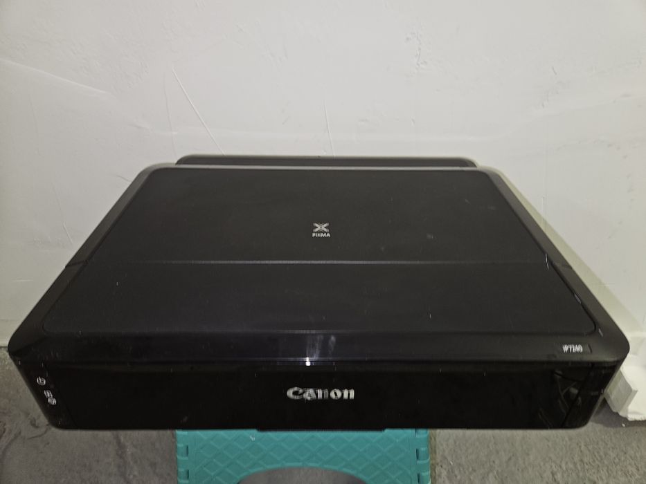 Цветной принтер Canon