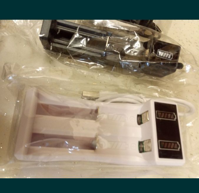 Зарядно и батерии CR123А