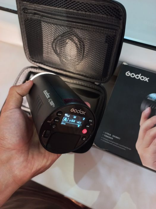 Ad100pro, Вспышка