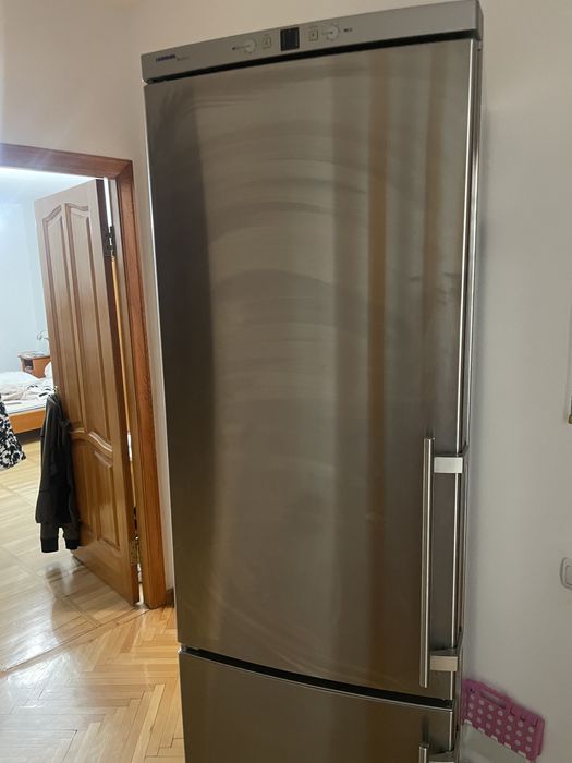 Холодильник Liebherrгермания) неисправный