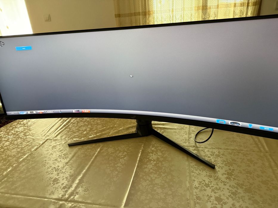 Monitor gaming curbat ASUS