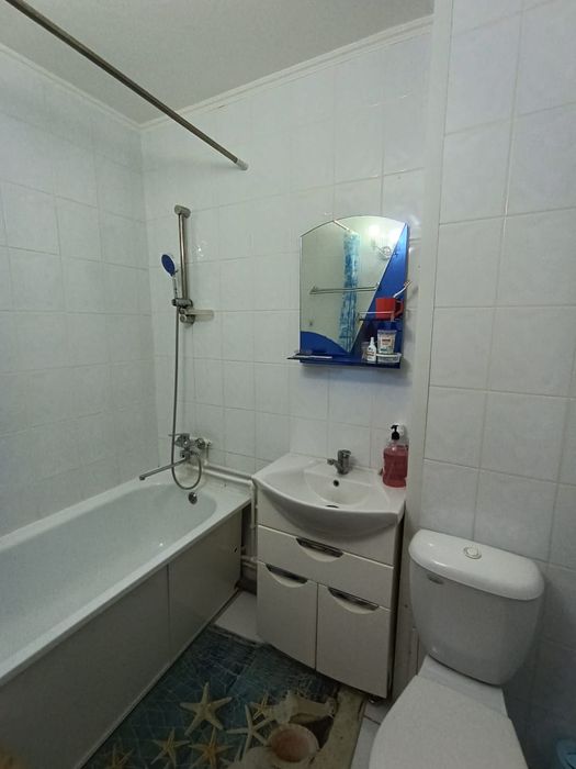 Срочно 2ком.кв. Район 8 школы