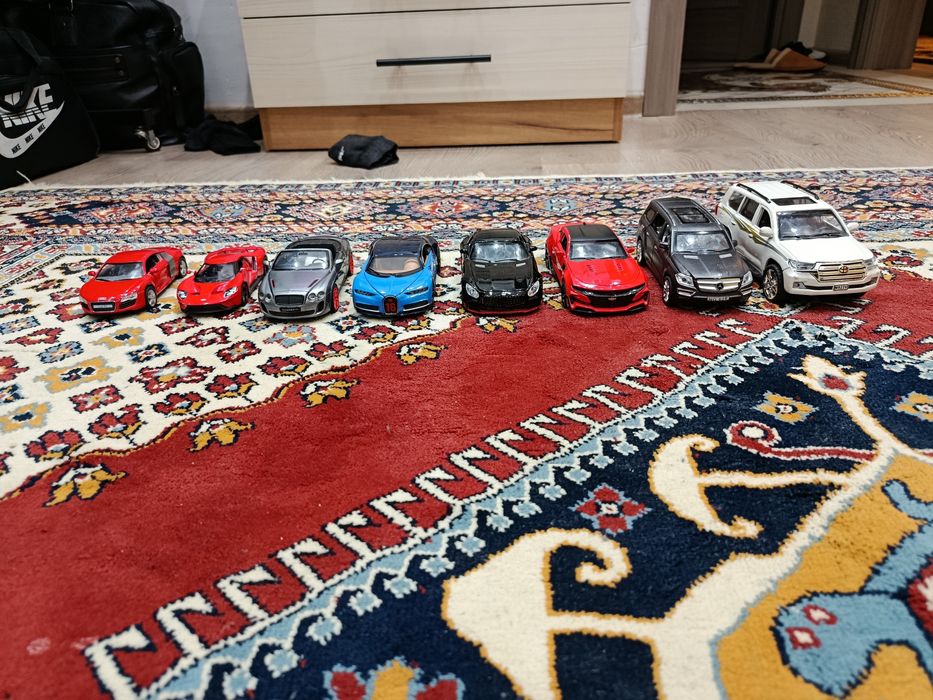 Продам металлические машинки