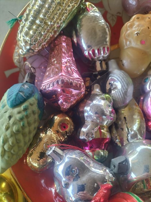 Продаётся ёлочные игрушки