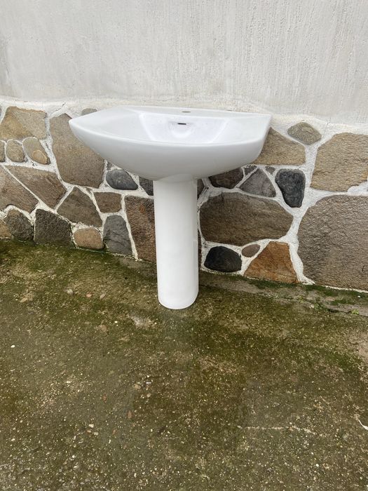 Мивки .Тоалетна чиния и казанчета..