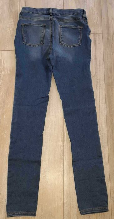 Дънки-клин Old Navy, суитчър Old Navy и блуза Disney за ръст 158/164