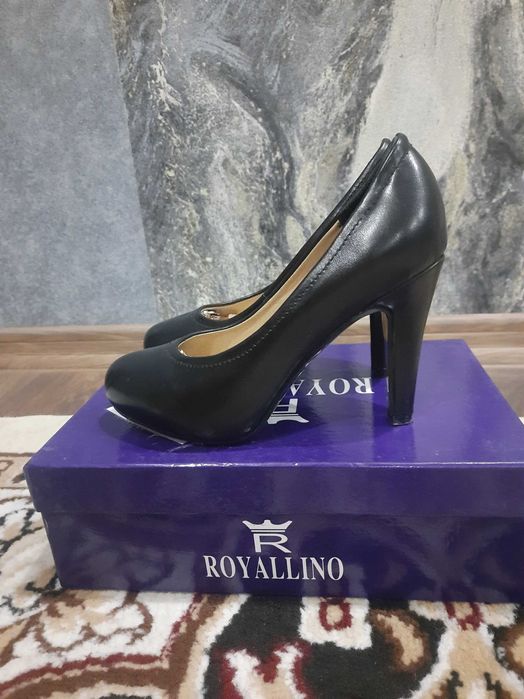 Продам женские туфли