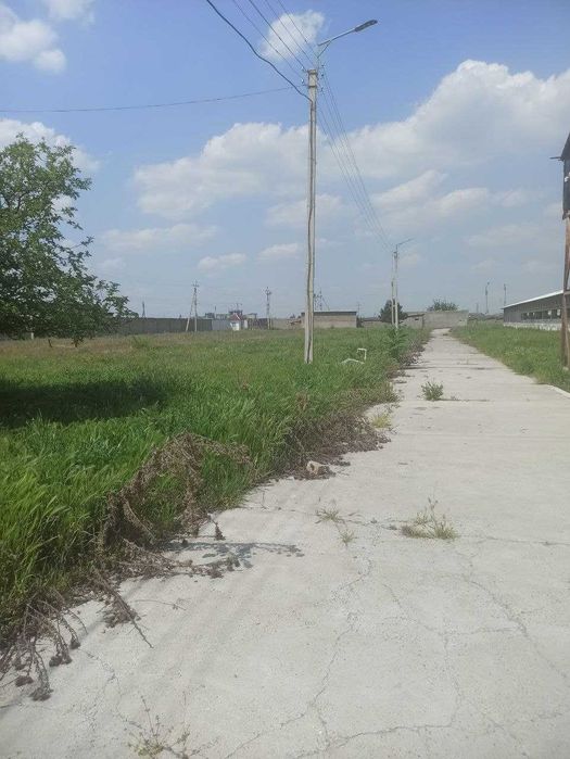 ХХХ продаётся склад  2,3 гектар 1,5 км от Food city