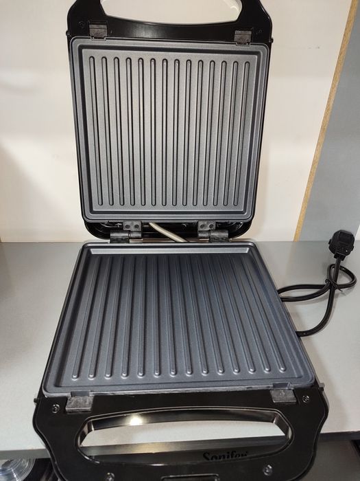 Мультипекарь-тостер, сэндвичница,гриль, вафельница 3в1 Sonifer 6087.