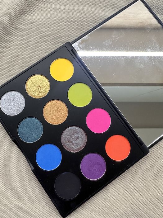 Палитра Mac cosmetics Library it’s designer