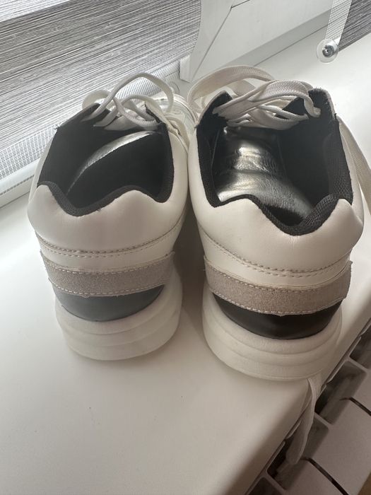 Кросовки в отличном состоянии.