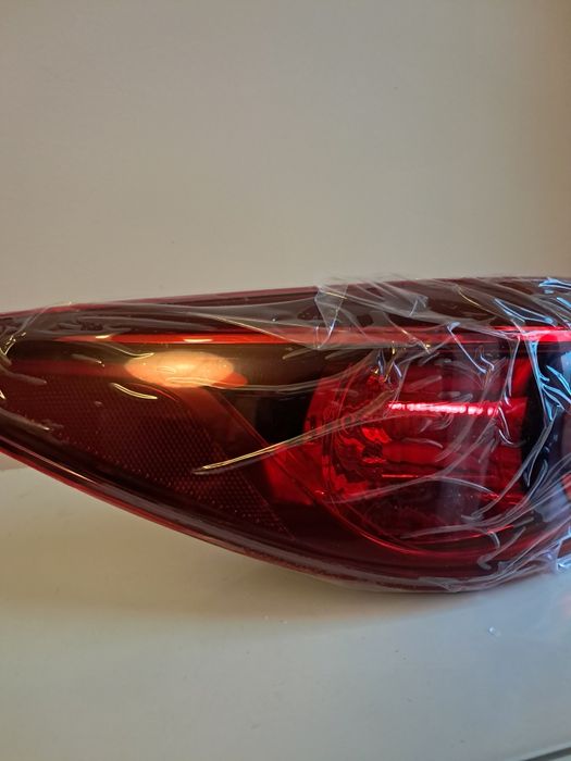 Заден ляв стоп Мазда3