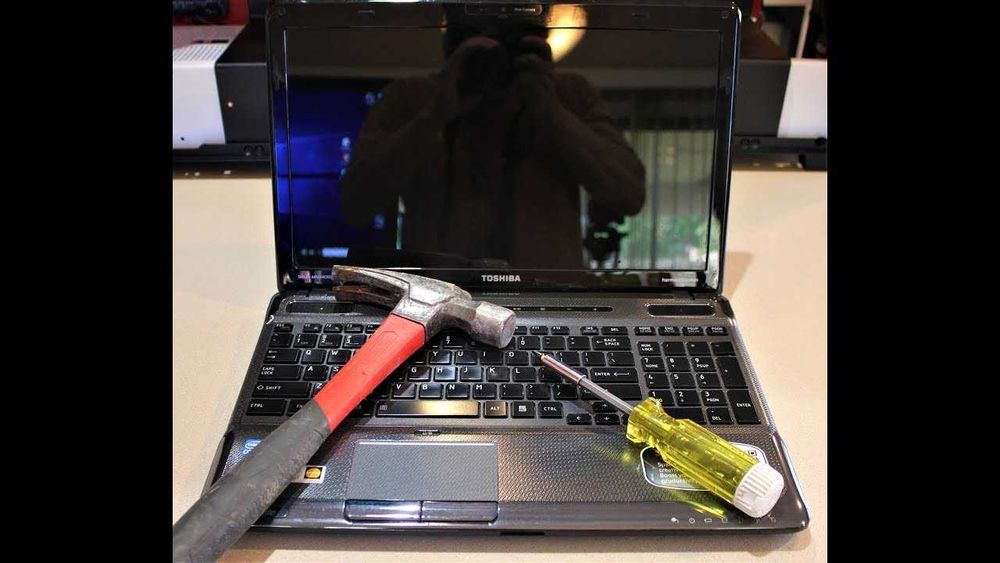 Сервиз и ремонт на лаптопи и десктоп компютри