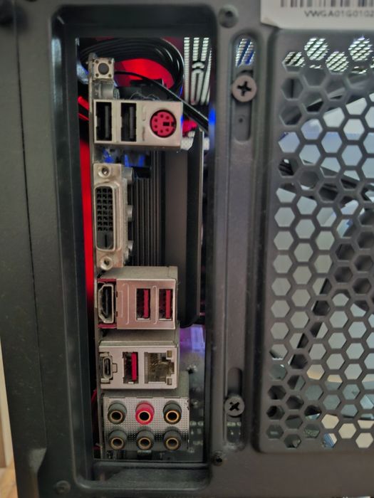 PC Light Gaming si Office
