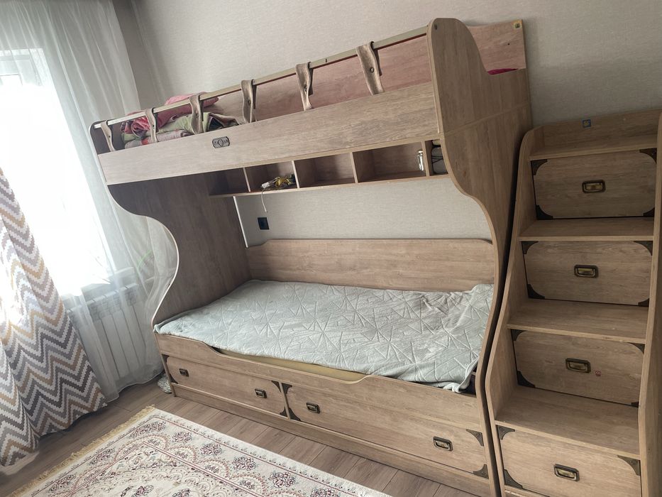Двухярусная кровать