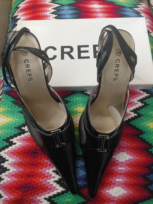 Екстравагантни дамски обувки