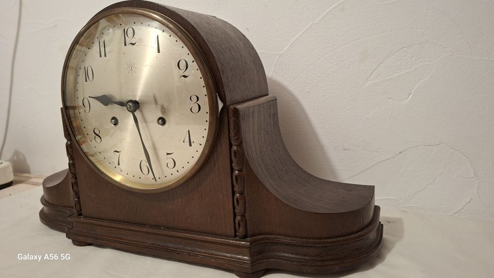 Ceas de semineu, Junghans