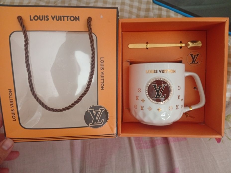 Кружка со стразами