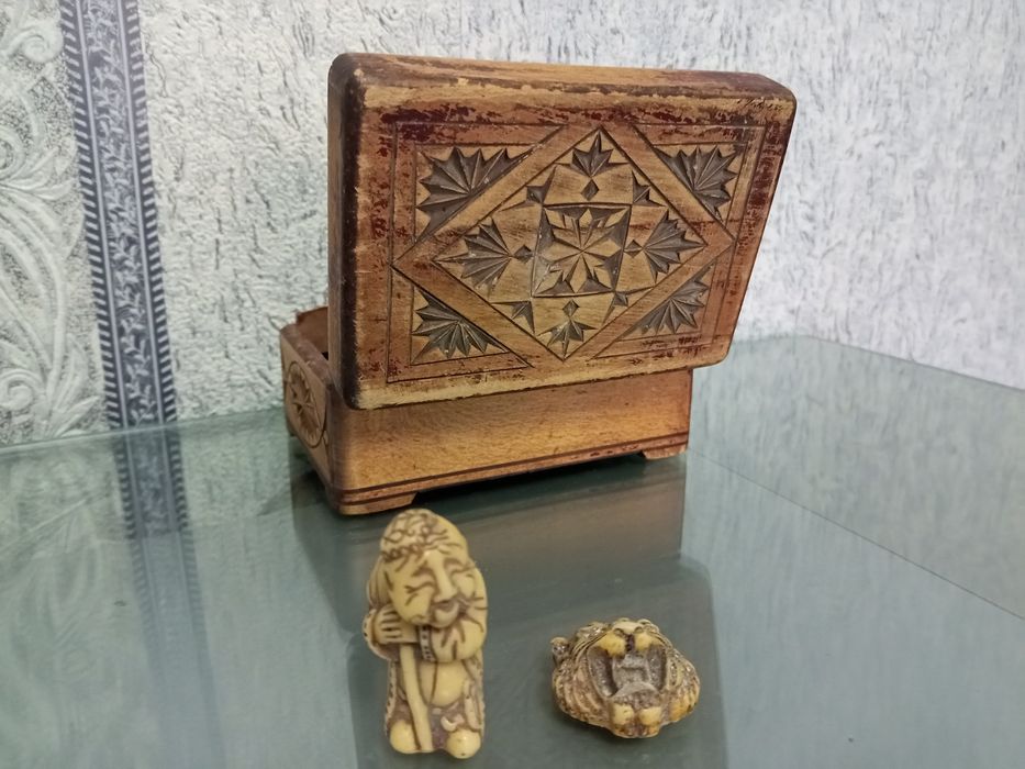 Продам  шкатулку деревянная.