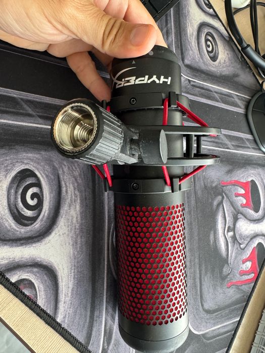 HyperX quadcast микрофон