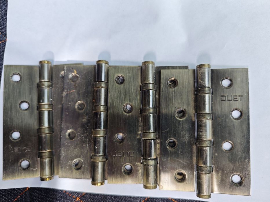 Ручки дверные, с замками и навесами