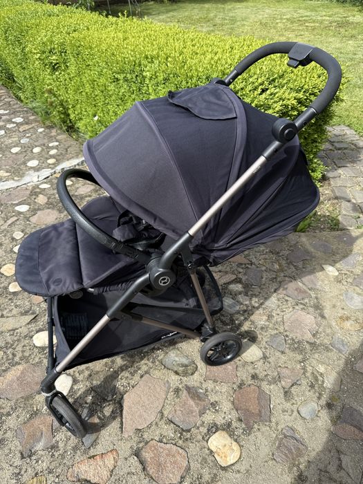 Caruciorul Cybex Melio reversibil, negru.