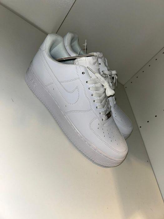 Air Force 1's marime 44