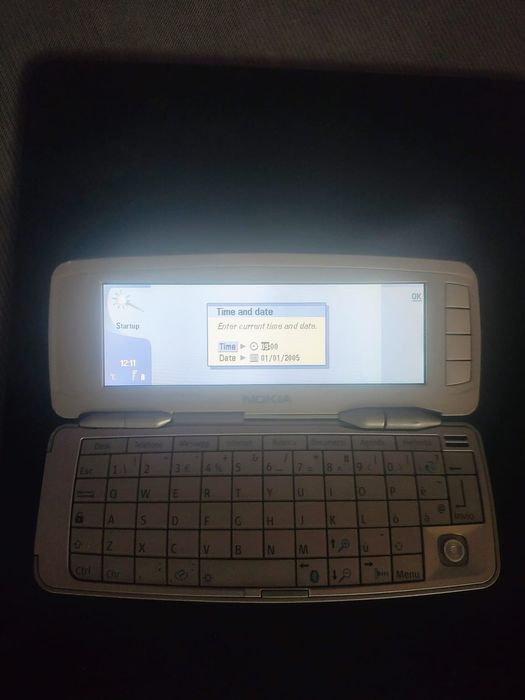 Nokia 9300 Communicator ( unlocked,card)