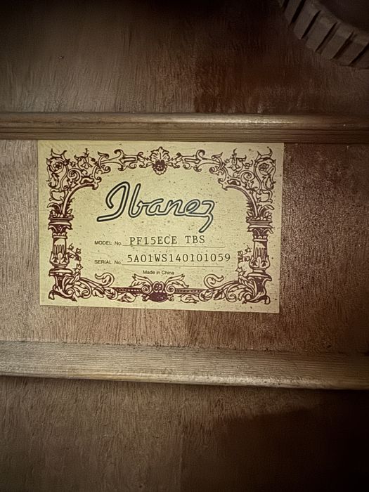 Chitară electroacustica Ibanez