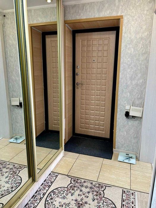 Продается 4 комн кв. Васильковский,4