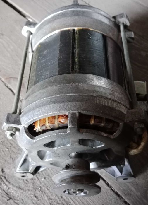 продам электродвигатель от ВЯТКА автомат