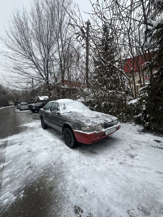 Машина Mazda 626 на ходу