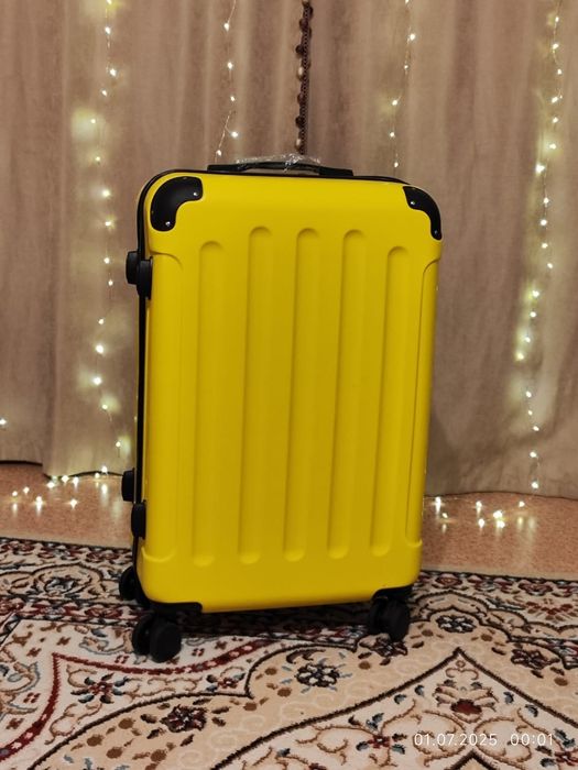 Продам чемодан новый.