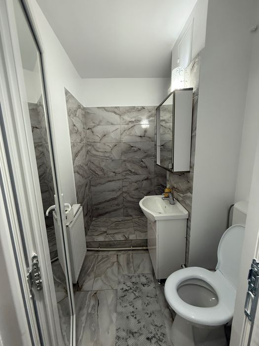 Închiriez ap 1 cameră parter obor