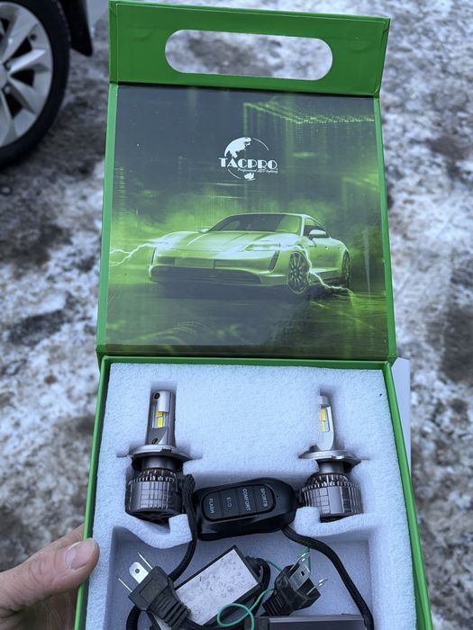 Лэд лампочки 3 цвета пультом управление