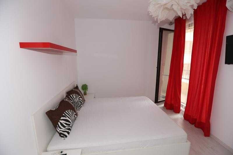 Дава се под наем Двустаен апартамент в Бургас, Лазур - 65 кв.м за 510 € - Снимка #4