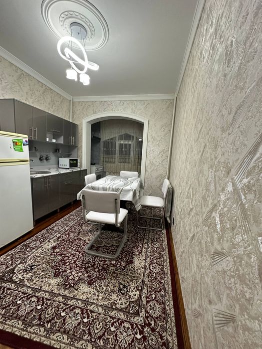 Сдаётся в аренду.  4- х комнатная  квартира.