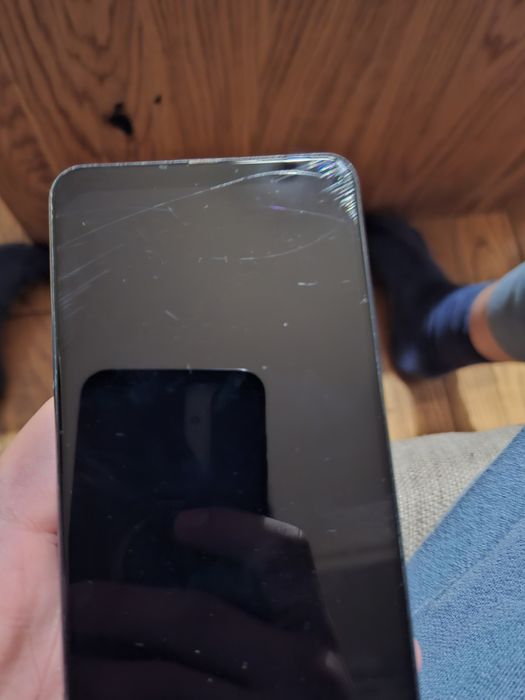 Продавам телефон samsung