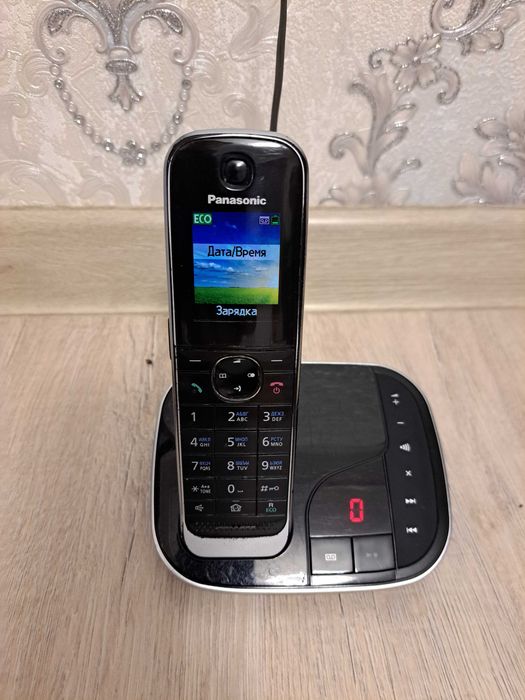 Радиотелефон Panasonic KX-TGJ320 RUB