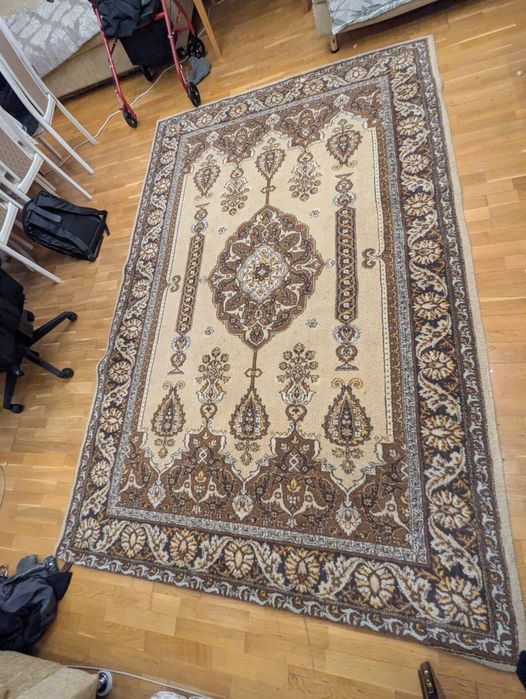 Ковер продается , чистая шерсть, висел на стене