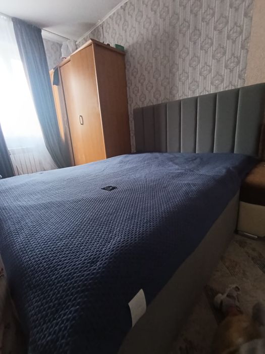 Двуспальная кровать с матрасом
