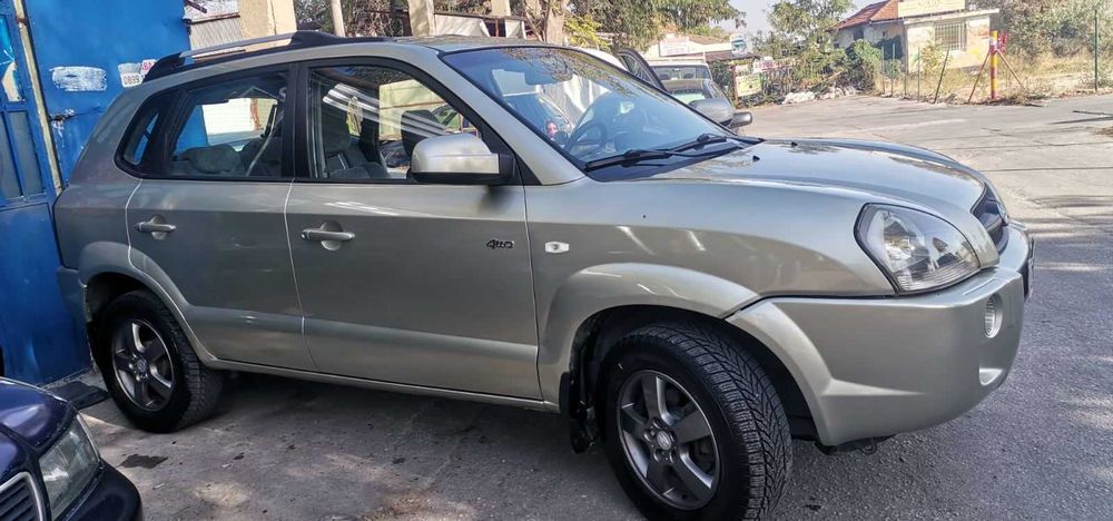 Продавам Хюндай Туксон