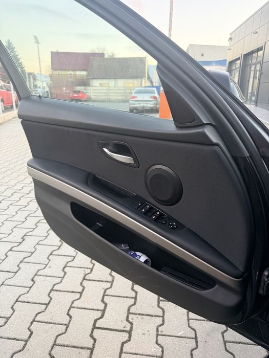 Bmw seria 3 e91 2.0 tdi 143 cp