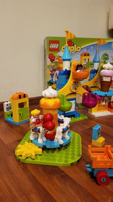 LEGO DUPLO: parc de distractii