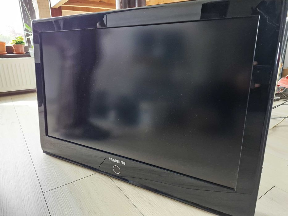 Smart tv SONY diag 50` si LCD Samsung diag 32`