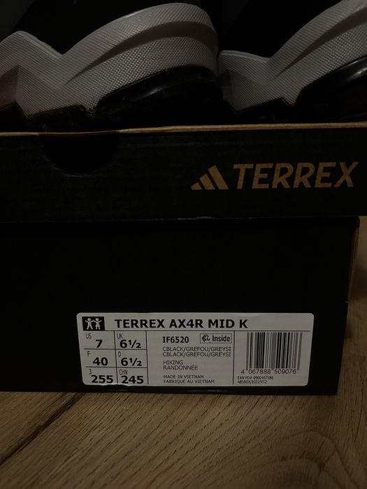 Adidas terrex AX4R MID K