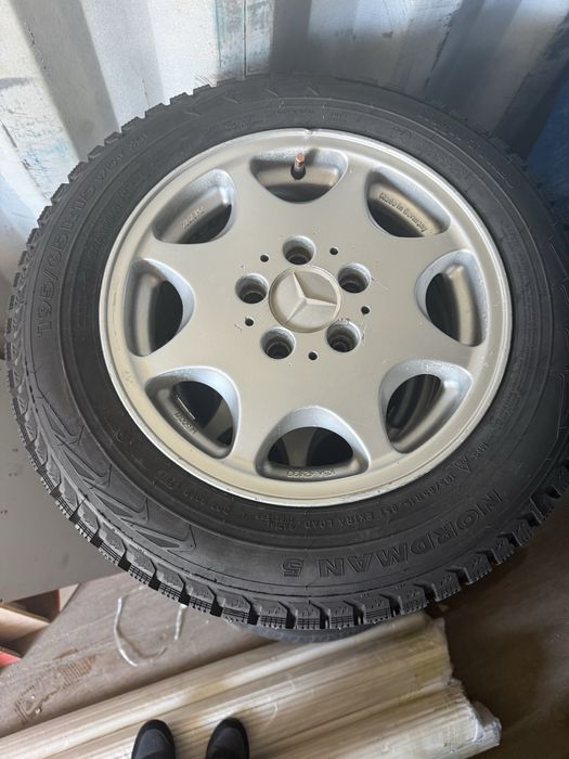 Диски с резиной на Мерседес